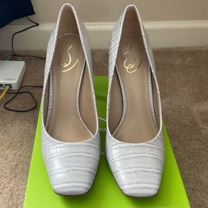 Women Sz 10.5M Sam Edelman Grey Beth Croc Print Heels